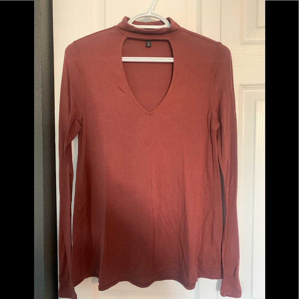 Express Key Hole Long Sleeve Top